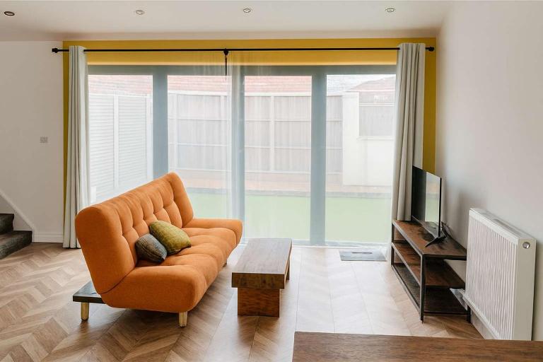 Chic Urban Haven with Double Bed House - Bed and Breakfast Bristol