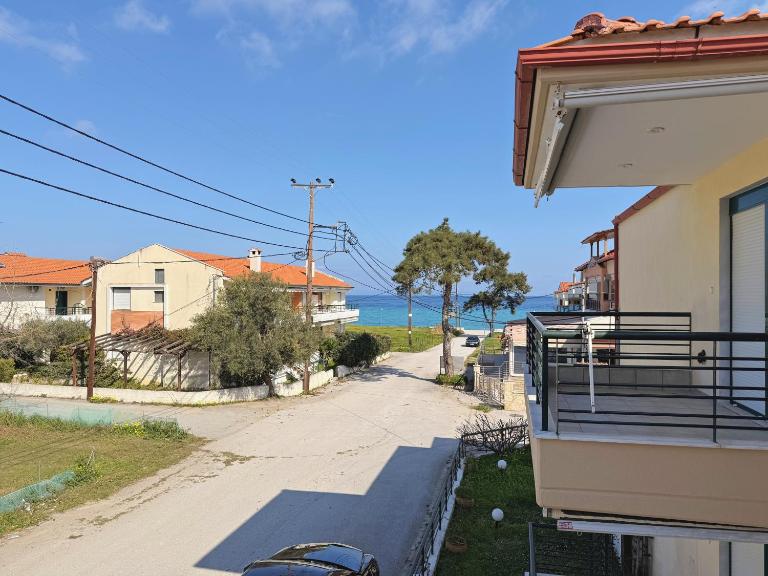 Angelika Beach Front Apartment in Polychrono - B&B Polychrono
