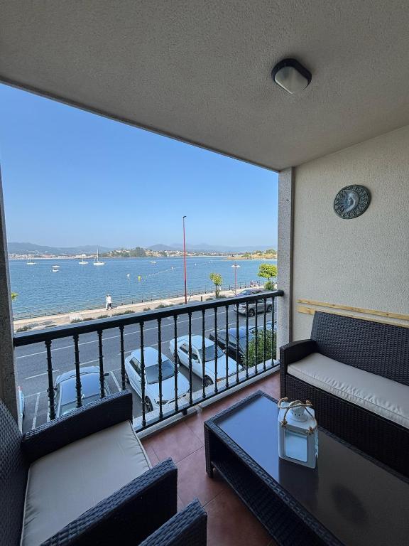 Precioso apartamento con vistas al mar a pie de playa - B&B Baiona