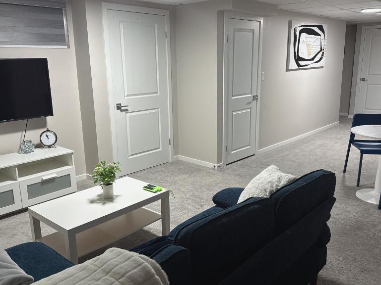 1BR Private Suite Near UofM The Cozy Oasis - Ferienwohnung Winnipeg