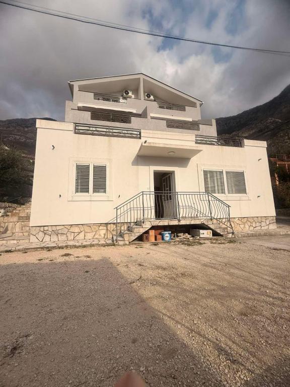 Apartman Danilo i Filip - B&B Risan