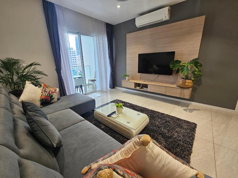 Luxury Spacious Quill KLCC Infinity Pool LRT Mall Fast Wifi 2Bed6Pax - Ferienwohnung Kuala Lumpur