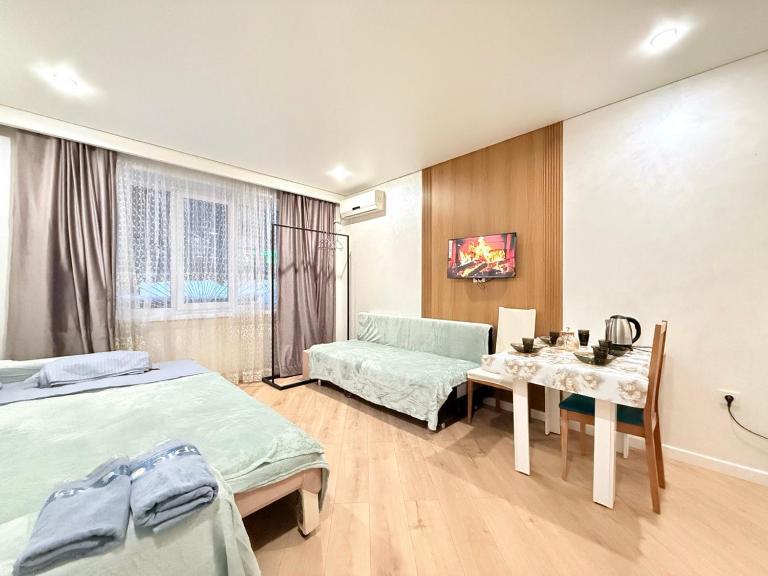 Modern City Center Apartment Golden Square Almaty - B&B Almaty