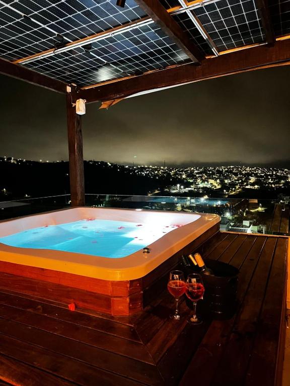 Casa de Campo Espetacular com Jacuzzi bem quentinha em Gravatá - B&B Gravatá