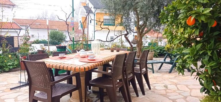 Casa Os Maias - Jardim, terraço e espaço para 10 pessoas - B&B Mirandela