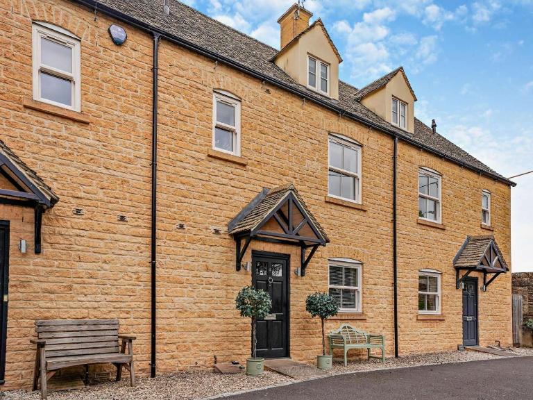 4 Bed in Cheltenham oc-62039 - Chambres d'hôtes Bourton on the Water