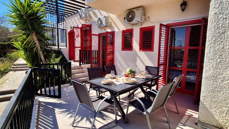 Rose Apartment - B&B Paralímni