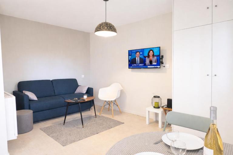 Studio cosy avec jardin privé - Climatisation - B&B Charbonnières-les-Bains