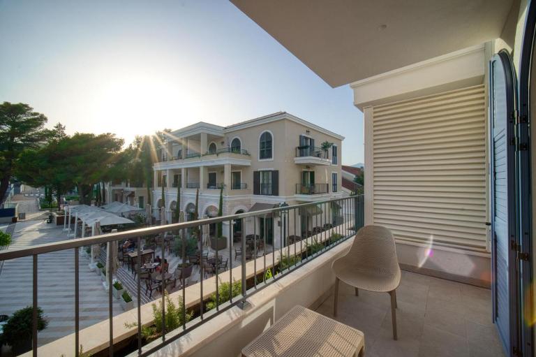 Lustica Bay Centrale by 2BHome - B&B Tivat