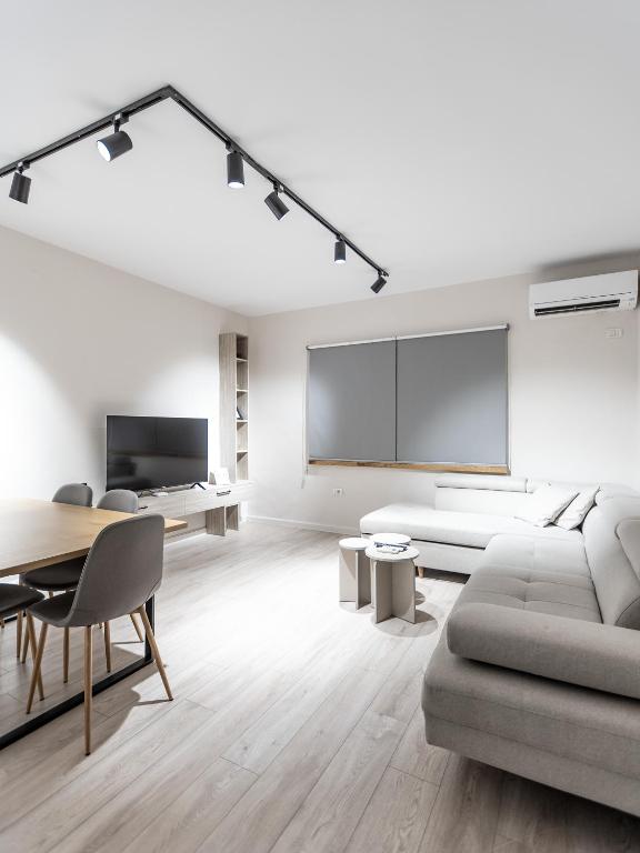 TS Cozy 2BR at Palace with Cubes - Central Tirana - Bed and Breakfast Tirana