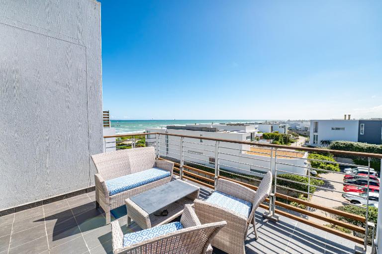 Spectacular Sea View Apartment 257 Eden on The Bay, Blouberg, Cape Town - Chambres d'hôtes Bloubergstrand