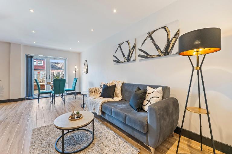 Modern 2-Bed Apartment 30 mins from Central London - B&B Finchley