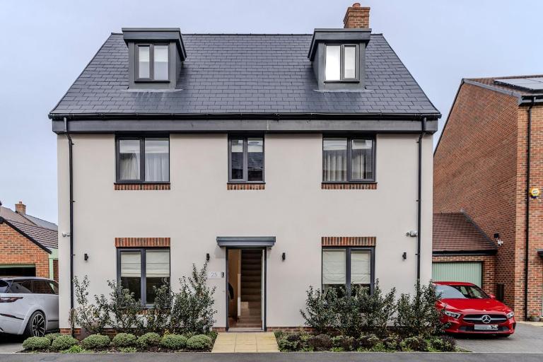 6BR-Sleeps 13-Contractor-Garden-WiFi-Parking - Bed and Breakfast Weston Turville