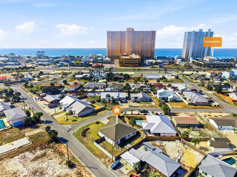 Pet Friendly Beach House - Beachside Sunrise - B&B Panama City Beach