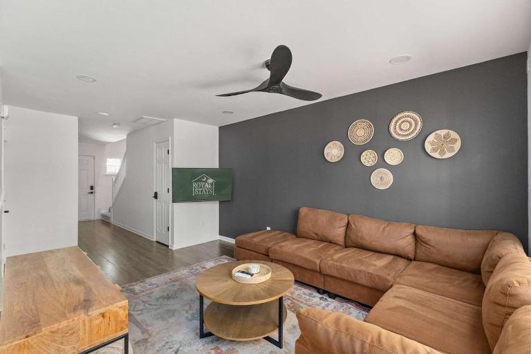 Boho Ferry- Mins from Credit One- Pet Friendly - B&B Charleston