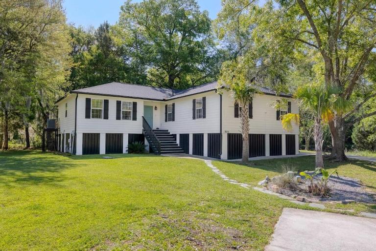 The Endless Summer-Hot Tub-7 beds - Ferienwohnung Charleston