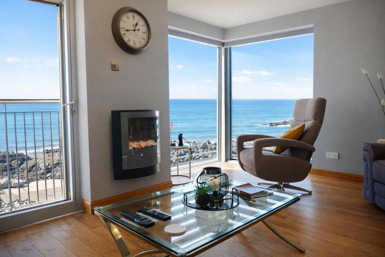 Portstewart promenade apartment with sea views - Ferienwohnung Portstewart