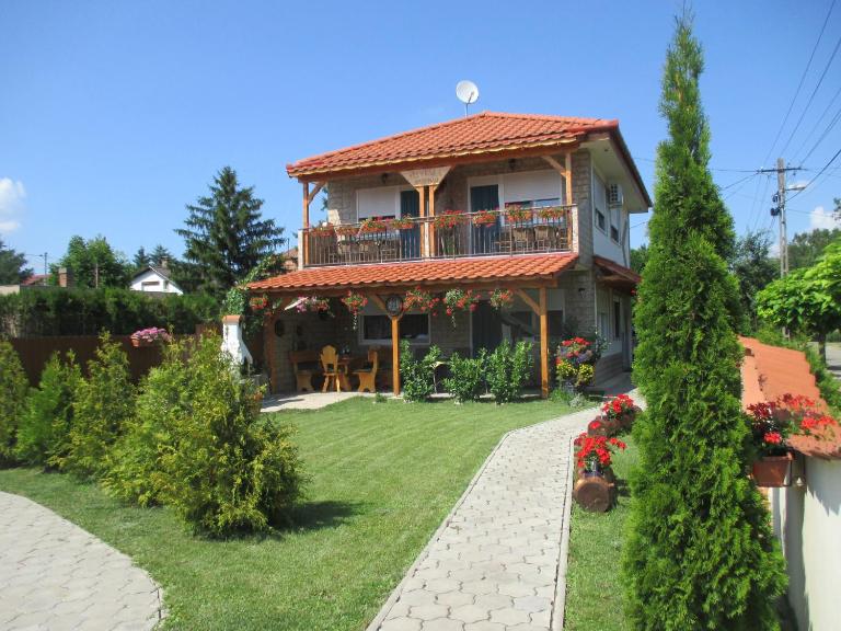 Riviera Apartman - Ferienwohnung Hajduszoboszlo