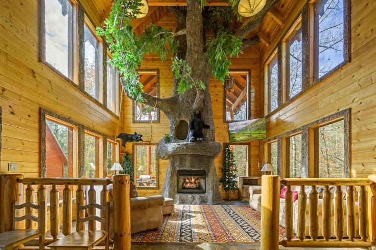 Splashing Treehouse! Private pool-Hot tub! - B&B Sevierville