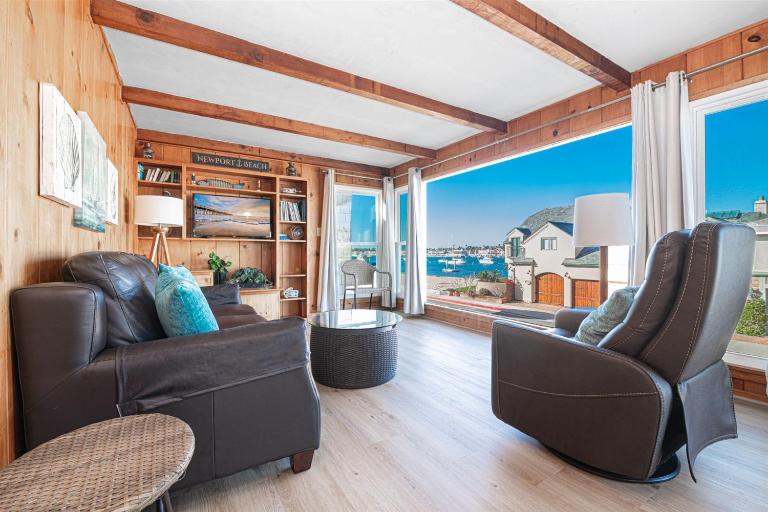 Cozy 2Br W Bay Views, Walk To Beach, Shops And Dining By Beachview Rentals - B&B Newport Beach