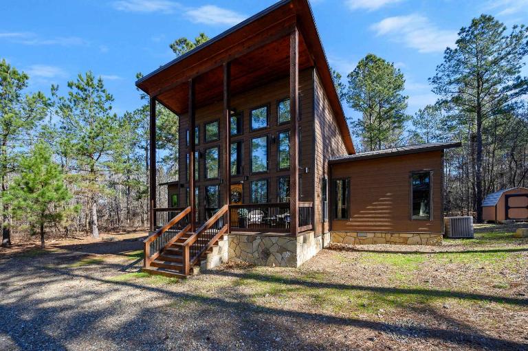 Hoot's Hideaway spacious family friendly hot tub - B&B Broken Bow