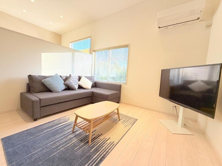 New Open Riverside House for 10 Guests Near Najima Station Parking - Bed and Breakfast Hamao