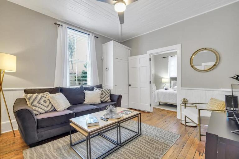 Historic 1905 Charming Bungalow 2 Blocks From King - Ferienwohnung Charleston