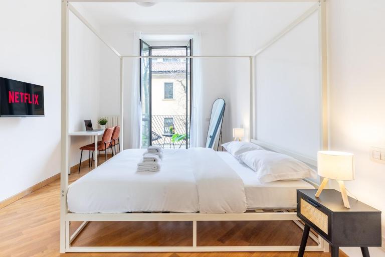 Duomo 15 min walk - Historic Center, 4 Bedrooms and 2 Terrace - B&B Milan