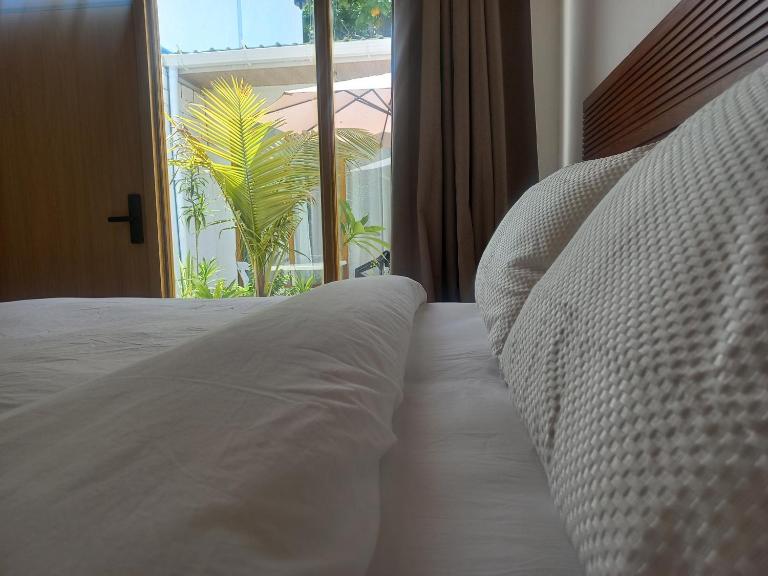Dhigurah Holidays - B&B Dhigurah