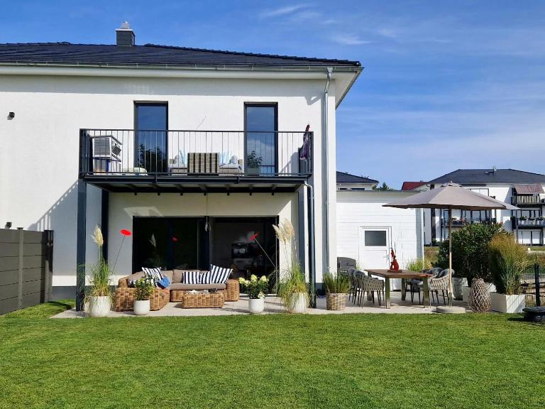 Ferienhaus Goitzschesee direkt in erster Reihe mit Kamin & Goitzsche Seeblick - Bed and Breakfast Pouch