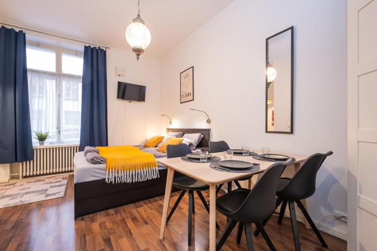 Cozy Downtown Apartment Fredrikinkatu Wi-Fi - Bed and Breakfast Helsinki