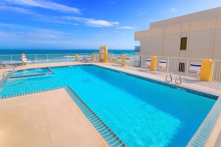 Penthouse Beachfront Views Renovated - B&B South Padre Island
