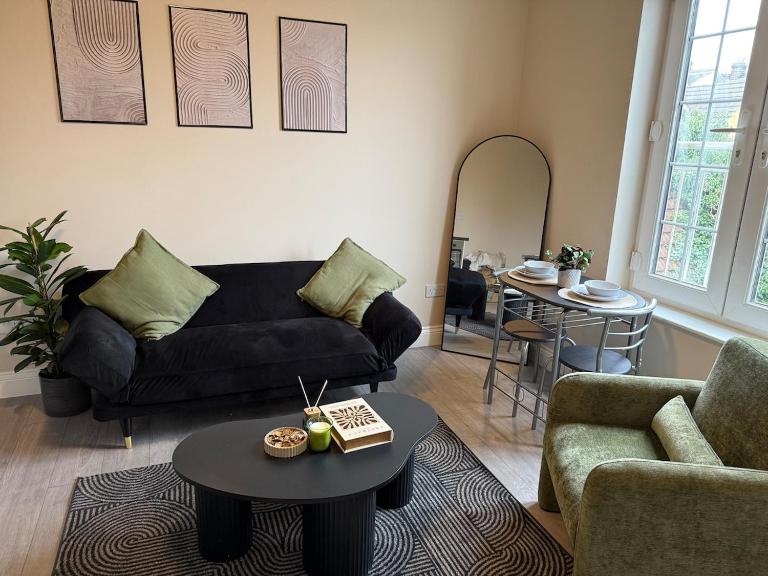 Newly Renovated Flat - Fast Links to Central London - B&B Goodmayes