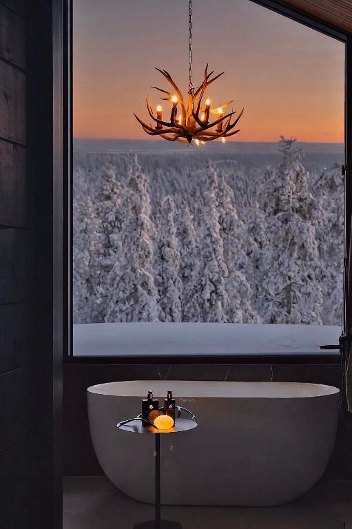 Black Villa, Aurora View Bath & Sauna, Private Design Villa in Lapland - Ferienwohnung Kolari
