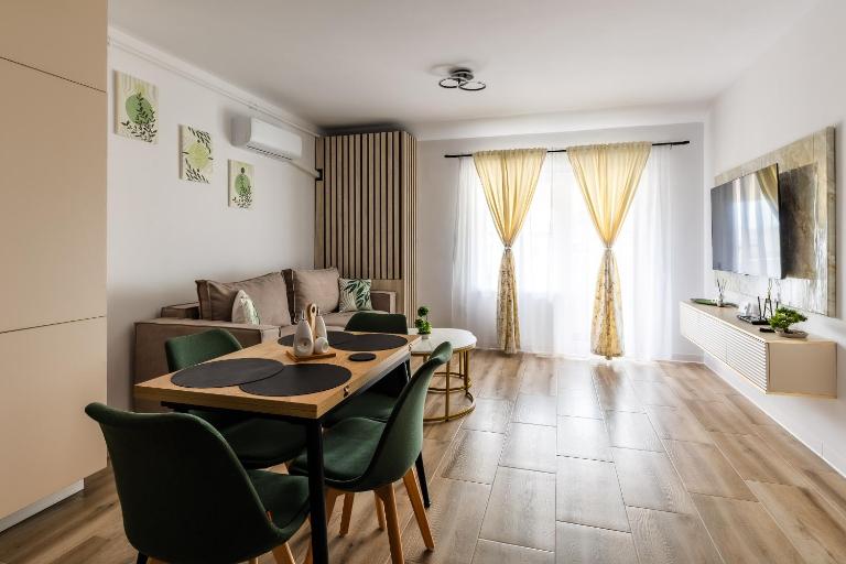 Cozy Velvet Place - Free Parking - Near Mall & Center - B&B Sibiu