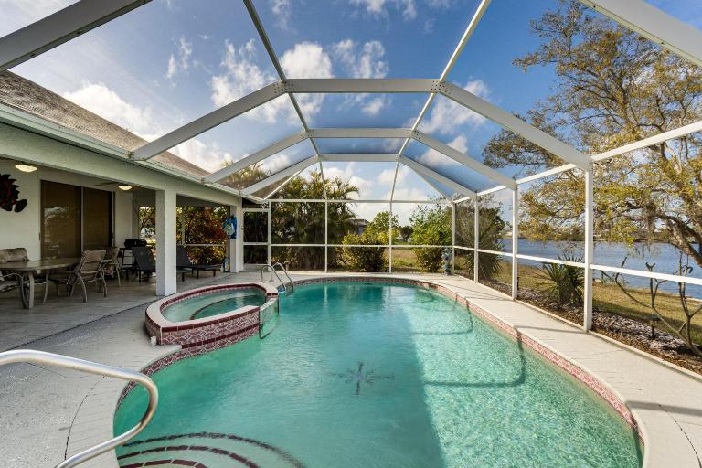 Pool & Dock! Canal-Front Port Charlotte Home - B&B Port Charlotte