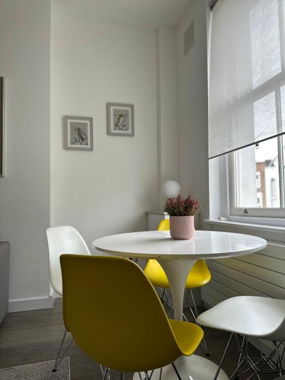 1 min walk to Portobello Market - B&B Londra