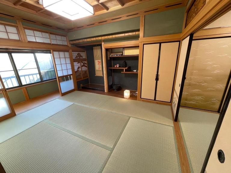 椿の宿 鹿のいる奈良公園間近 坪庭付お風呂 日本家屋貸切定員10名様 旅の質を高めるオプション各種開催 和の料理体験教室 世界文化遺産ガイド 春日奥山原生林トレイルガイドなど申込受付中 - Bed and Breakfast Nara