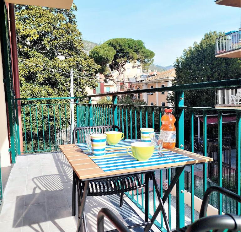 LOLA Apartment - B&B Levanto