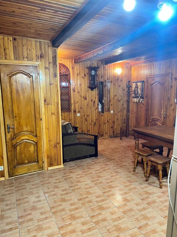 Domik na Ogiyenko - Bed and Breakfast Kamyanets-Podilskyi