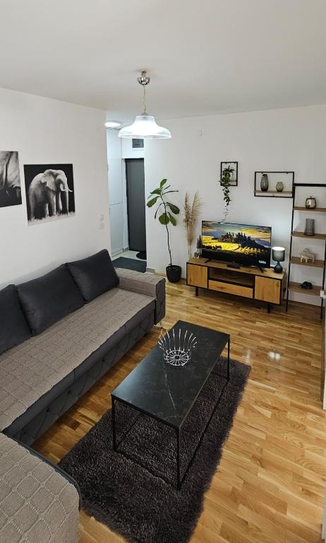 Apartman Dorian Gray 2 - Ferienwohnung Bijeljina