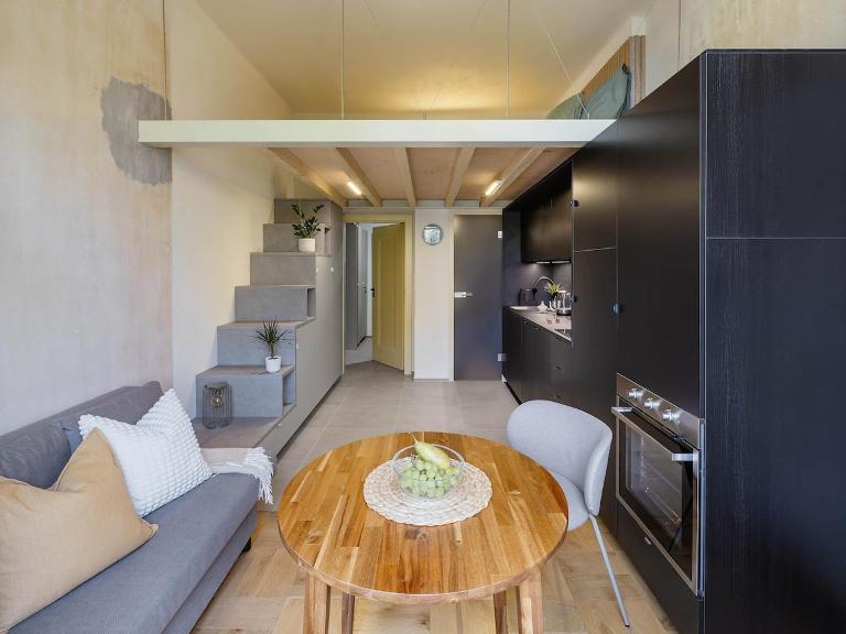 Cozy apartment in Vinohrady café & culture zone - B&B Prague