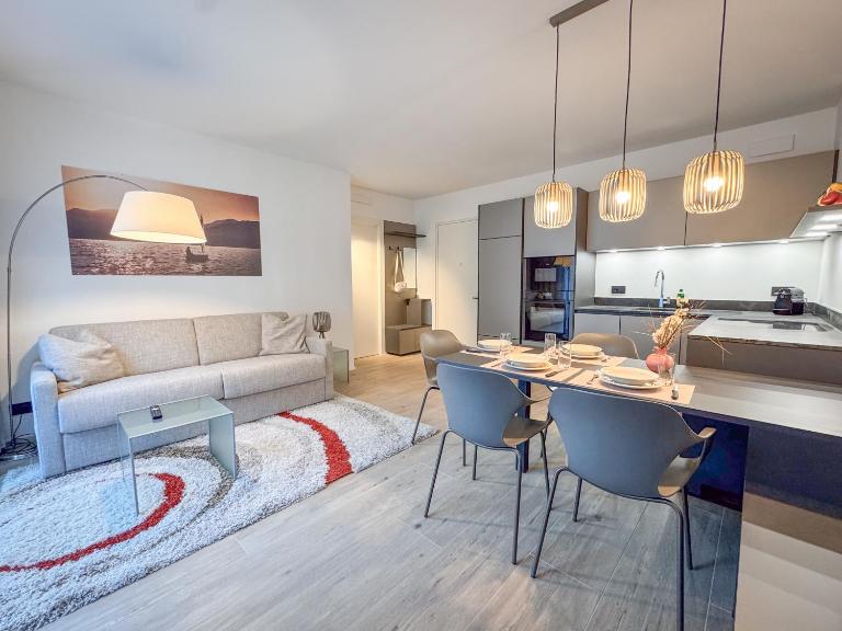 1Dest - Palazzo 5 Gold - B&B Riva del Garda