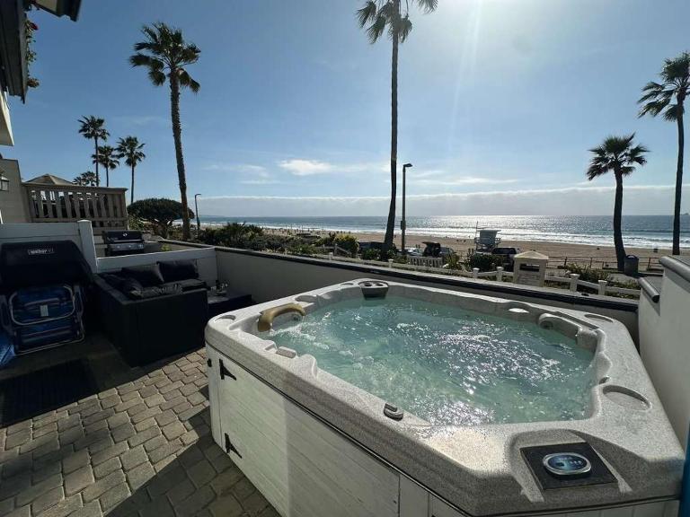 Manhattan Beach Beachfront On The Strand - B&B Manhattan Beach
