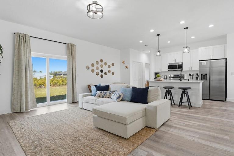 Beautiful Vacation Home in Port Charlotte - Chambres d'hôtes Port Charlotte