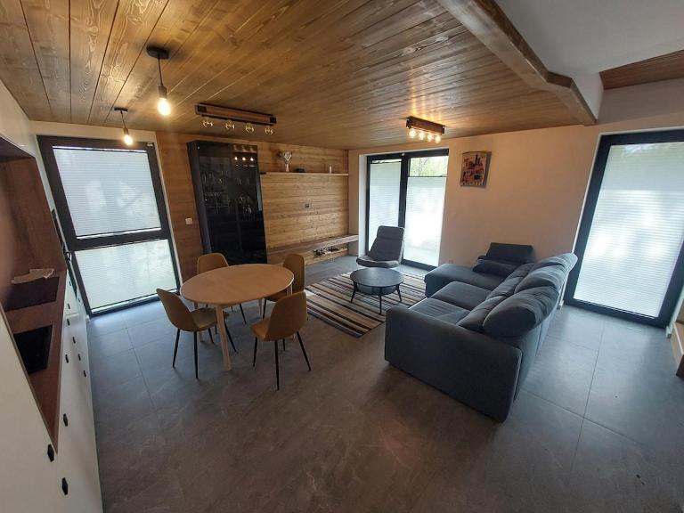 Modern Mountain Apartment - High Tatras - Sleeps 6 - Ferienwohnung Vysoké Tatry