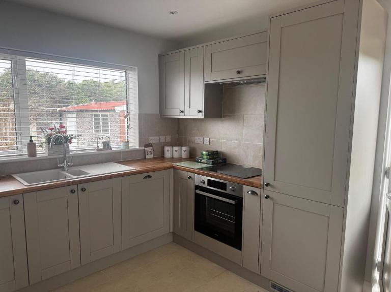 3 Bed Cottage - Sleeps 5 - Pets - HotTub - Garden - B&B Kings Lynn