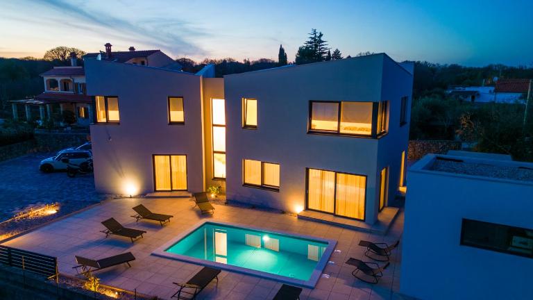Villa Ancora, Luxury Villa with Pool - B&B Kornić