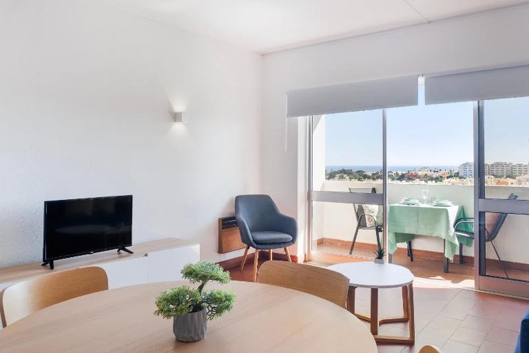 Central Sea view, with pool, AC and tennis court by Algarve Dream Holidays - B&B Albufeira