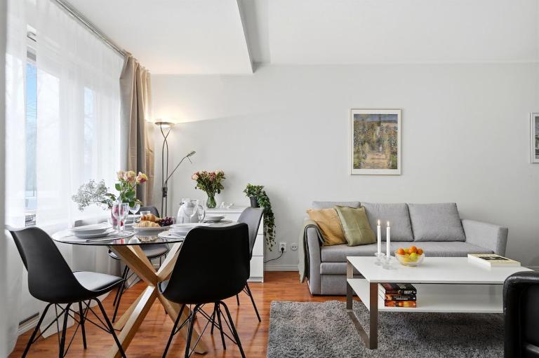 Viiskulma with Park Views 50m tram and bus King Bed - Ferienwohnung Helsinki